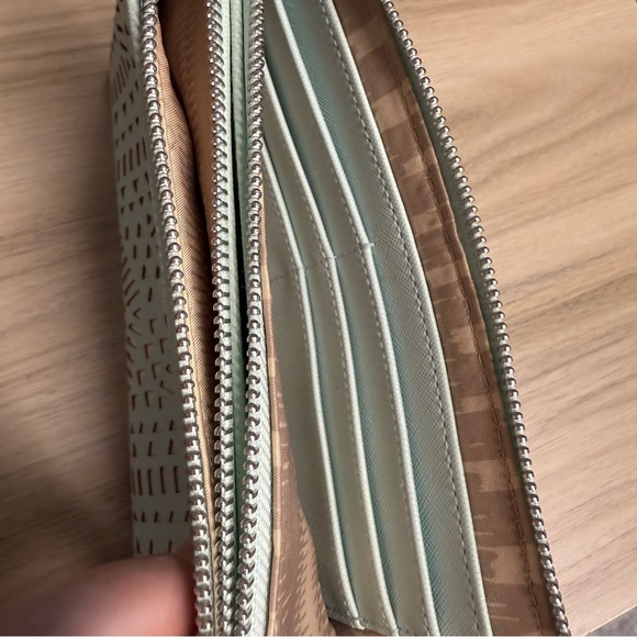 Stella and Dot Elegant Eyelet Cutout Faux Leather Double Clutch - Picture 3 of 7